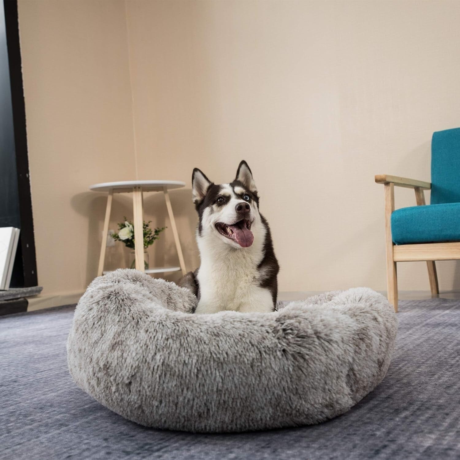 Luxurious Light Brown Faux Fur Pet Bed - Calming Cuddler for Medium Dogs