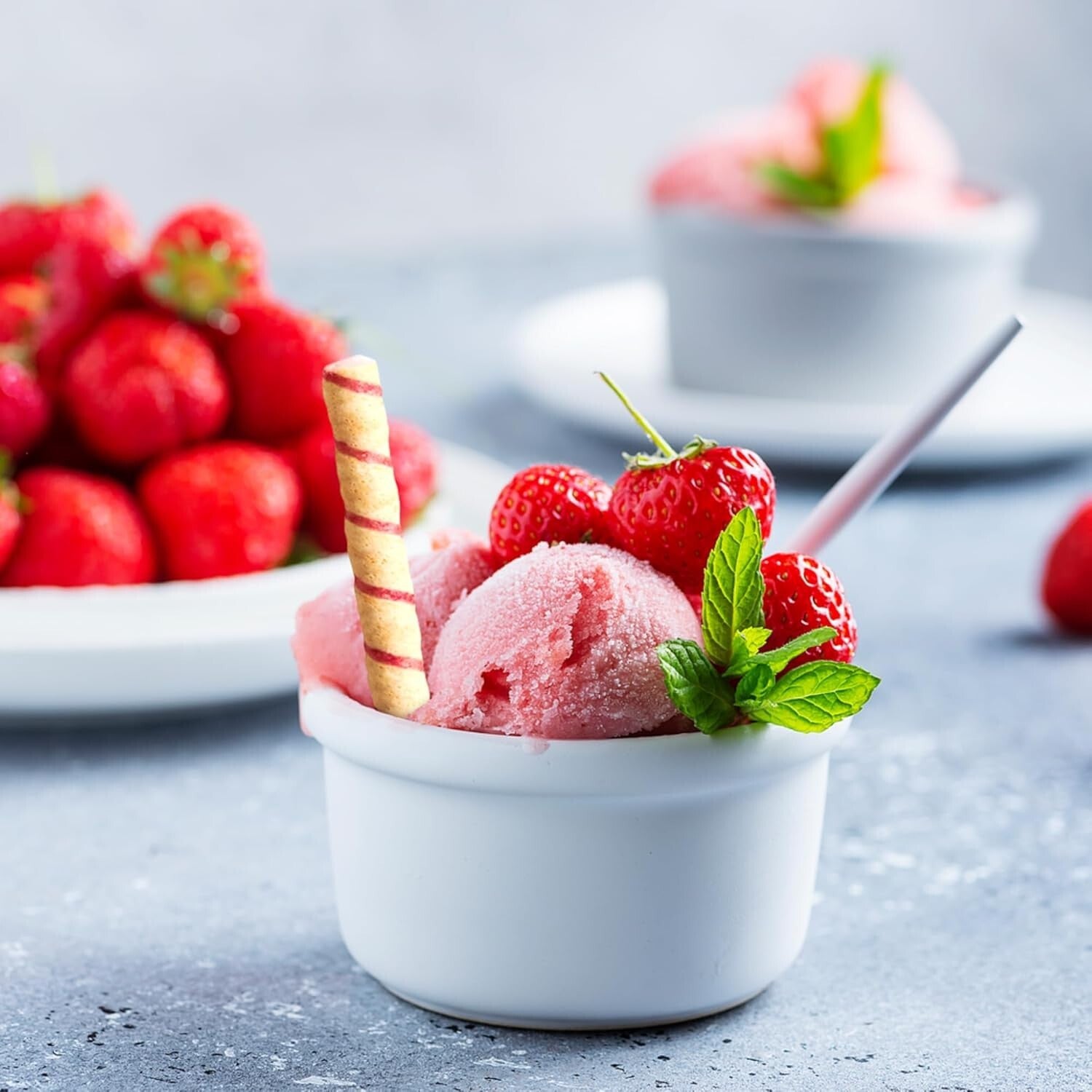 Delicious Strawberry Crème Filled Rolled Wafers - 14.1oz Reusable Snack Tin