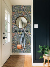Load image into Gallery viewer, Removable Floral Wall Decor - Daisy Pattern Peel and Stick Wallpaper 48.4sq.ft