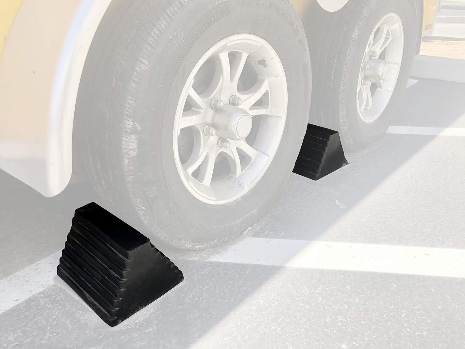 10-Pack Heavy-Duty Rubber Wheel Chock with Eyebolt for Secure Vehicle Parking