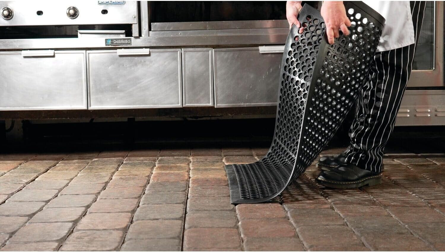 3' x 5' Commercial Kitchen Drainage Mat - Lightweight, Anti-Slip & Beveled Edges