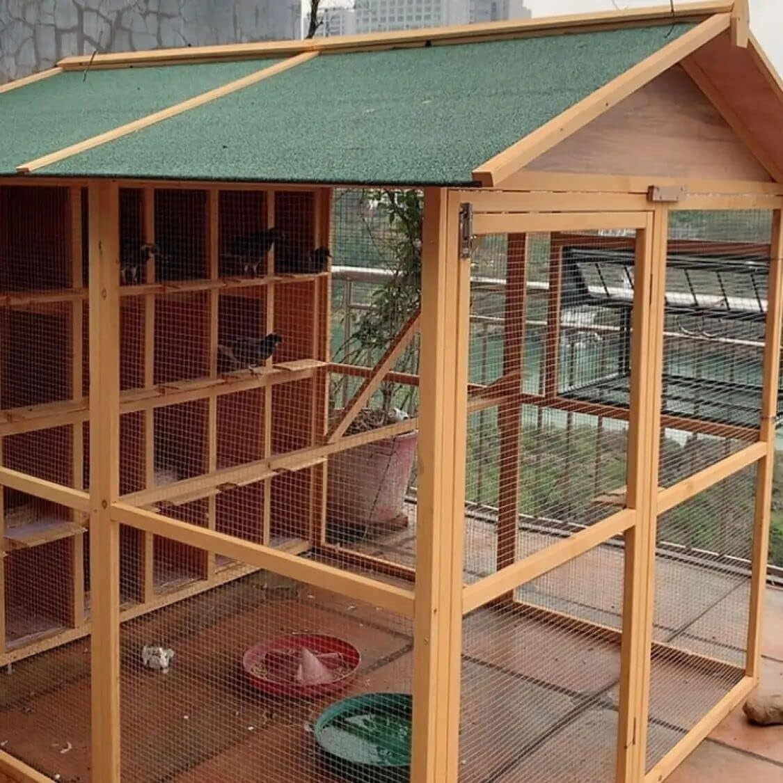 Eco-friendly 24" x 100' Galvanized Mesh with 1/2" Openings - Strong and Reliable