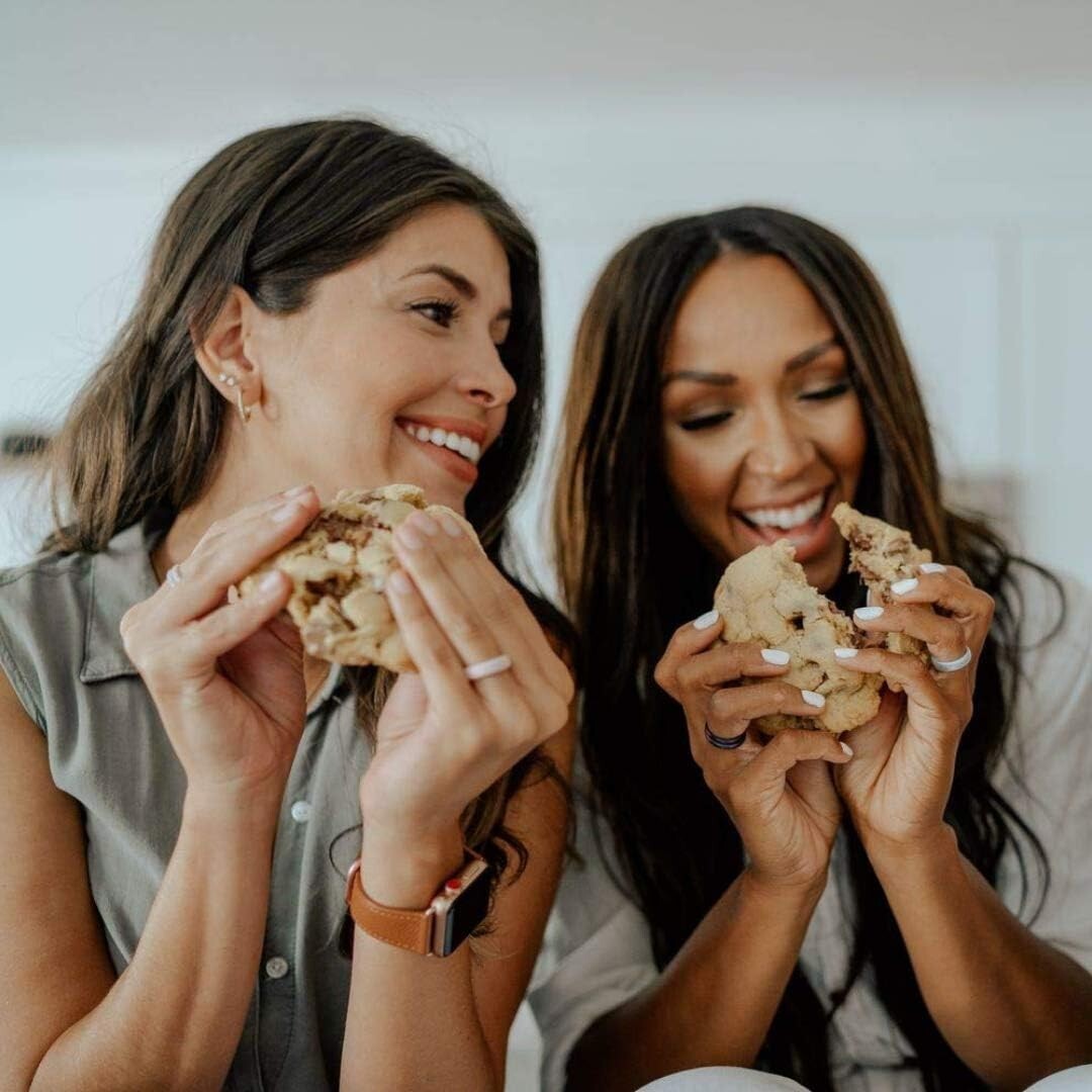 Elegant Unisex Silicone Wedding Ring - Stackable, 4.3mm Width, Breathable Design