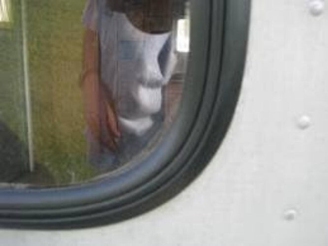 Flexible EPDM Window Locking Gasket - 30ft Weather Strip for Vehicle Protection