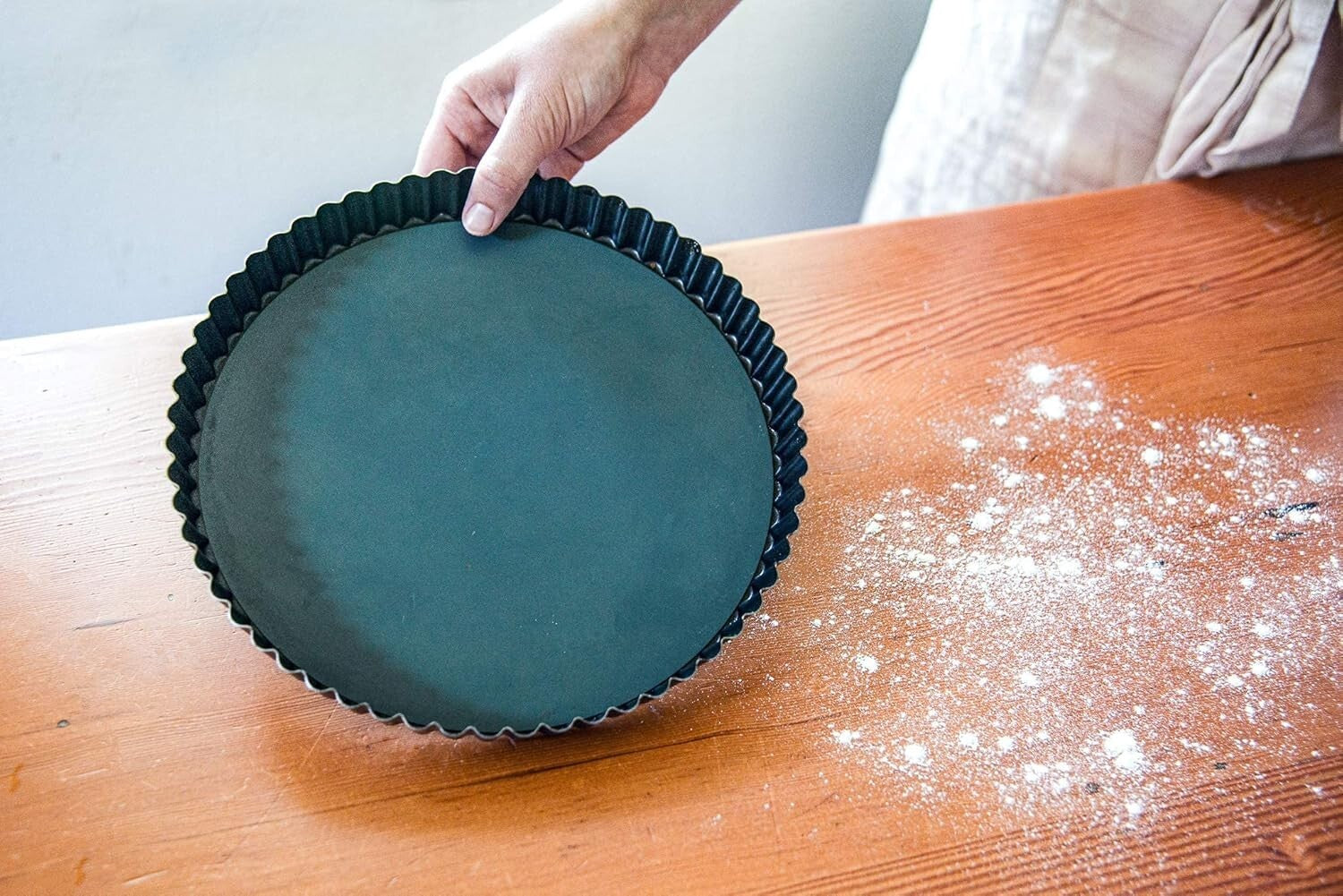 Professional Quality 9.5" Nonstick Tart Pan with Fluted Design - Bourgeat Exopan