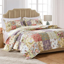 Load image into Gallery viewer, Blooming Prairie 100% Cotton Reversible Quilt Set - Twin/XL Floral Patchwork