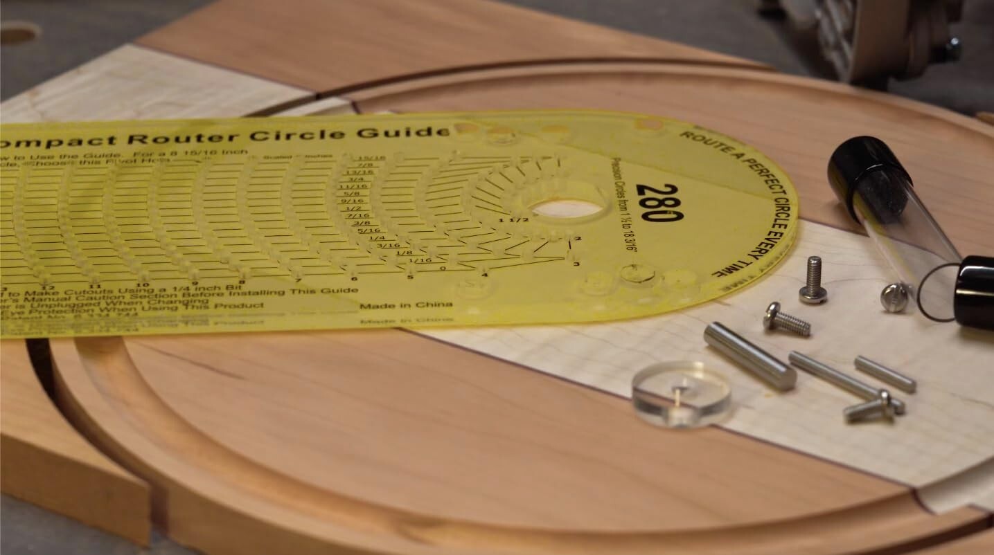 Lightweight and Durable Circle Router Kit - Includes Centering Disc & Pivot Pins