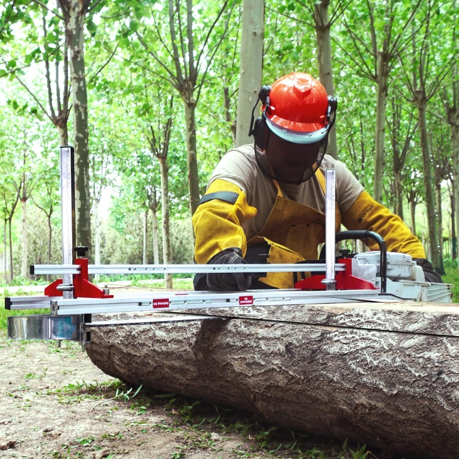 Innovative 3-Size Chainsaw Mill - Efficient Lumber Cutting Guide for Woodworkers