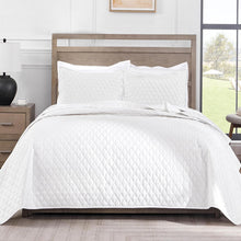 Load image into Gallery viewer, Luxurious All-Season California King Quilt Set with Reversible Design and Shams