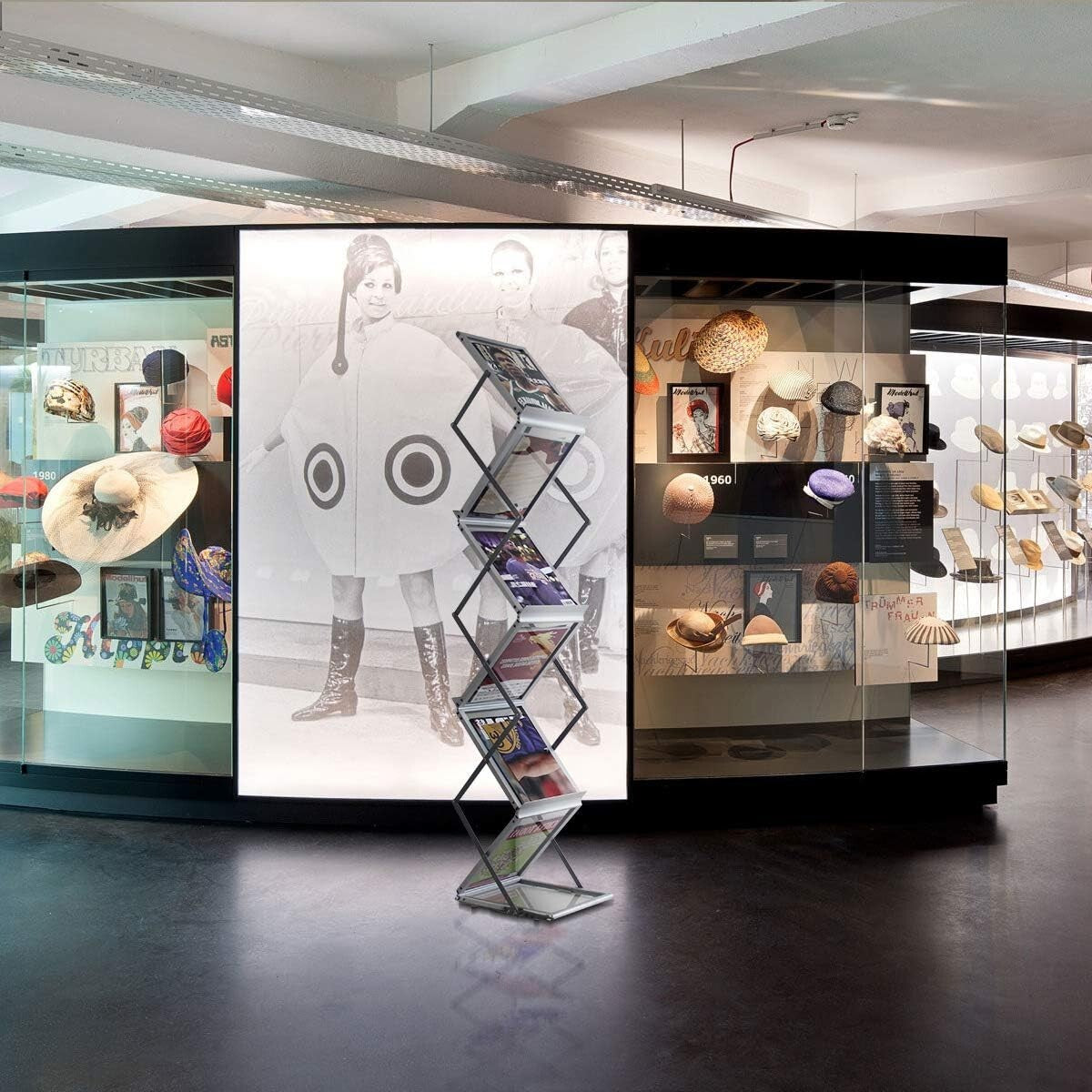 Lightweight A4 Aluminum Magazine Rack - Freestanding 6 Pocket Display Stand