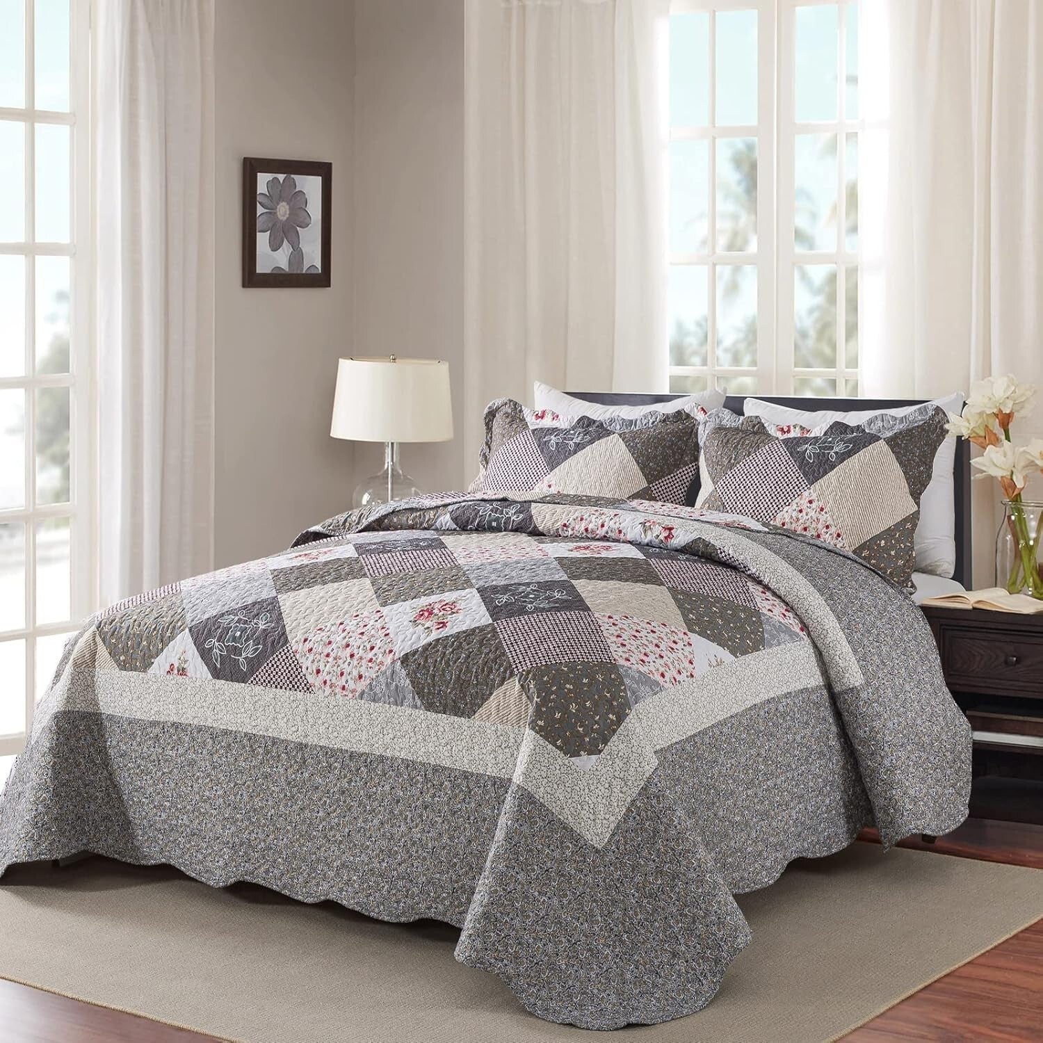 Elegant 3-Piece Oversized Quilt Set for California King Beds - All Season Use