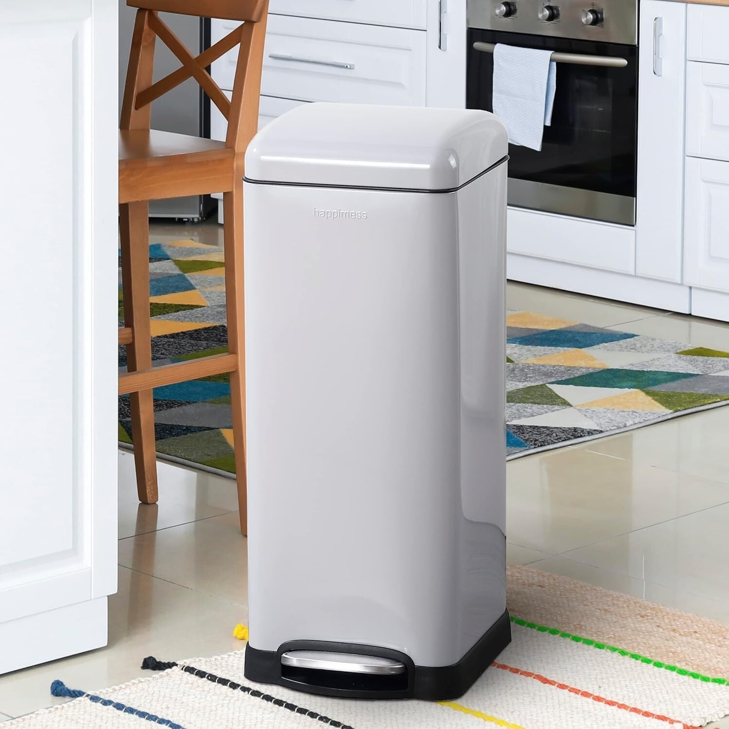 Betty Retro 8-Gallon Step-Open Trash Can - Stylish & Fingerprint Resistant