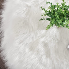 Load image into Gallery viewer, 5x7 High Pile Fluffy Faux Fur Rug - Durable Stain Resistant for Cozy Spaces