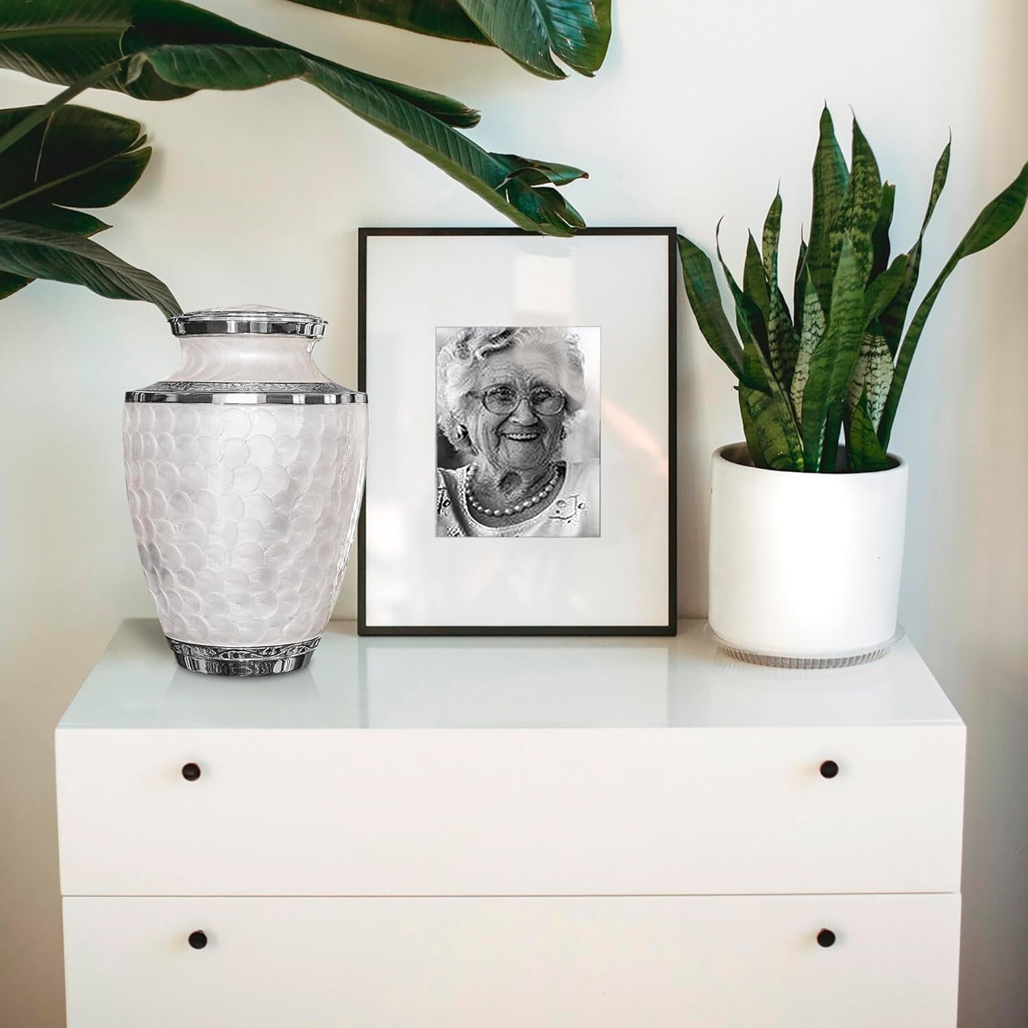 Memorial Urn for Adult Ashes – Extra Large, Secure & Beautifully Handcrafted