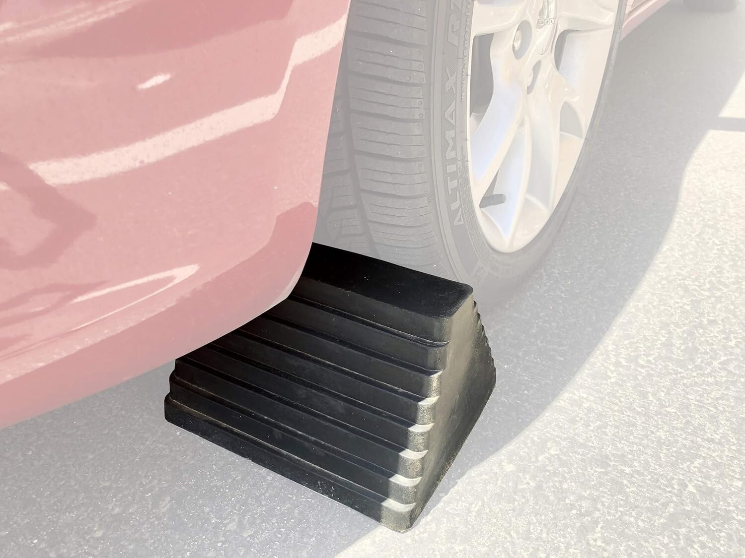 10-Pack Heavy-Duty Rubber Wheel Chock with Eyebolt for Secure Vehicle Parking