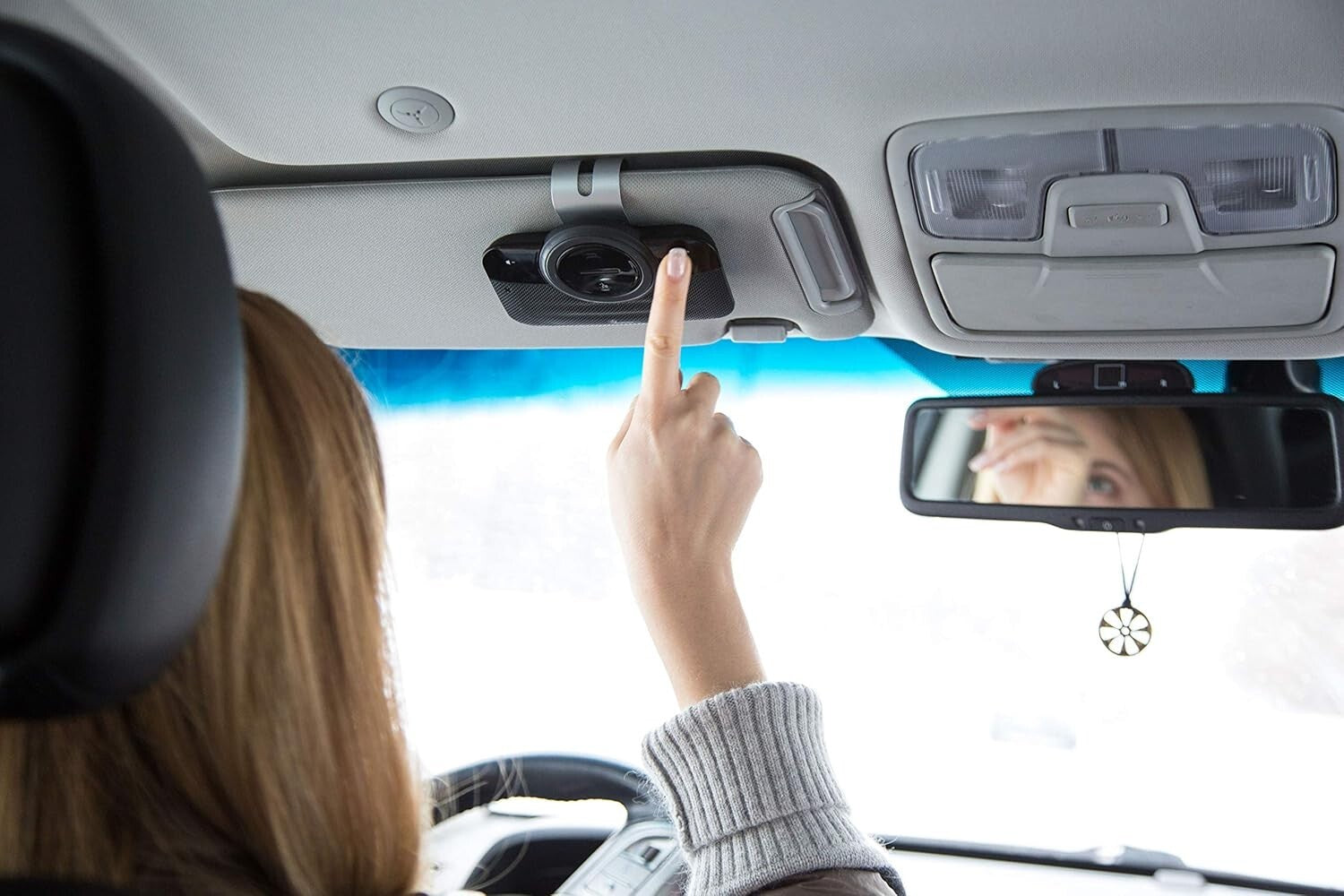 High-Fidelity Bluetooth Speakerphone for Cars - Safety and Convenience Combined