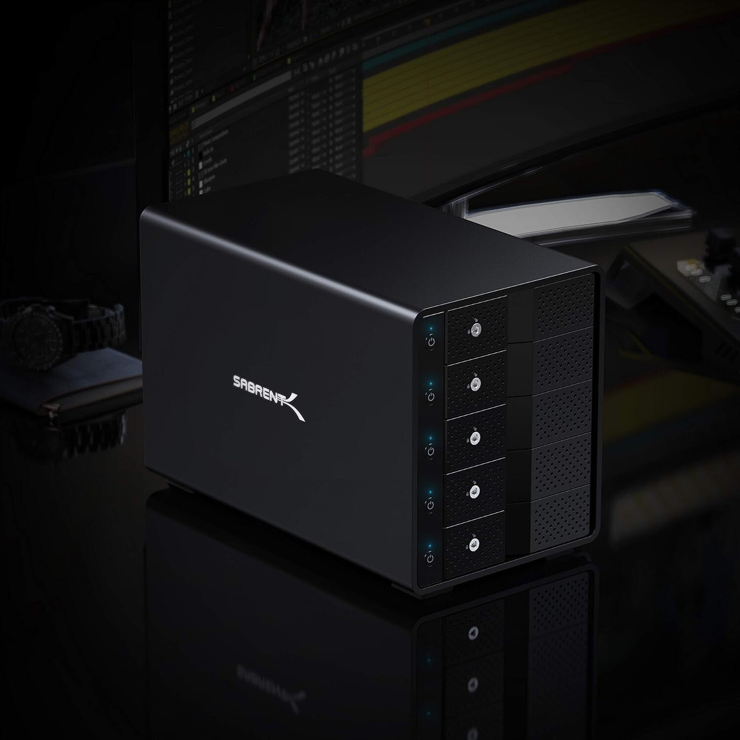 Effortless Data Management: 5-Bay SATA Docking Station with 10Gbps Transfer