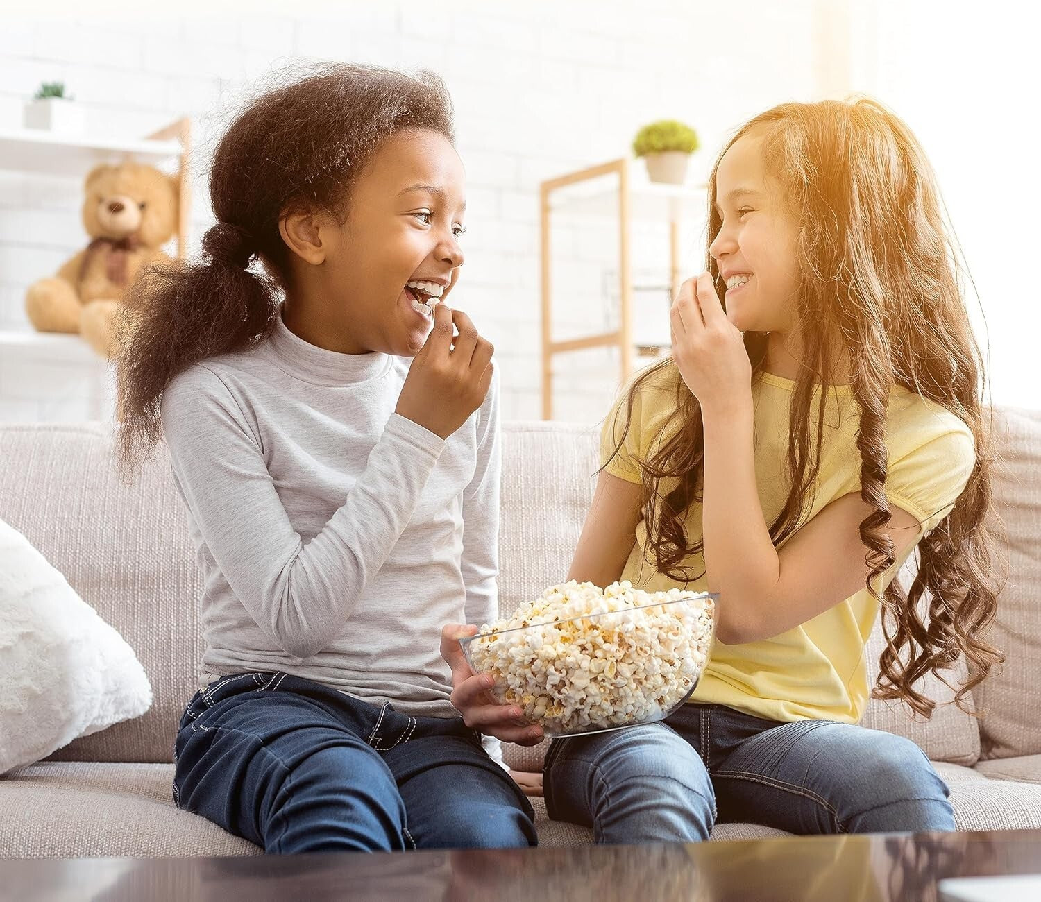 Family-Friendly 8 Oz Popcorn Maker with 32 Cup Capacity & Safety Glass Design