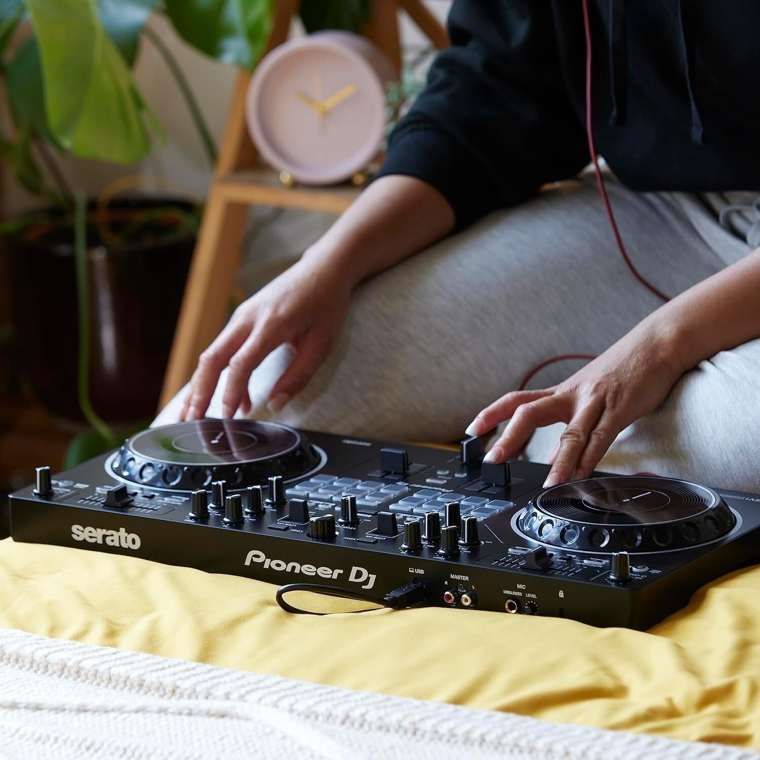 Professional Battle-Style DDJ DJ Controller for Serato - Ideal for Performances