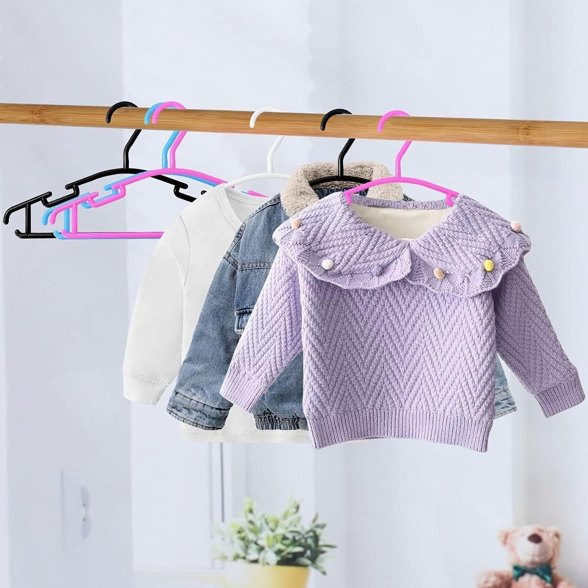 Bulk 100 Kids Clothes Hangers - Lightweight and Sturdy for Smart Organizing