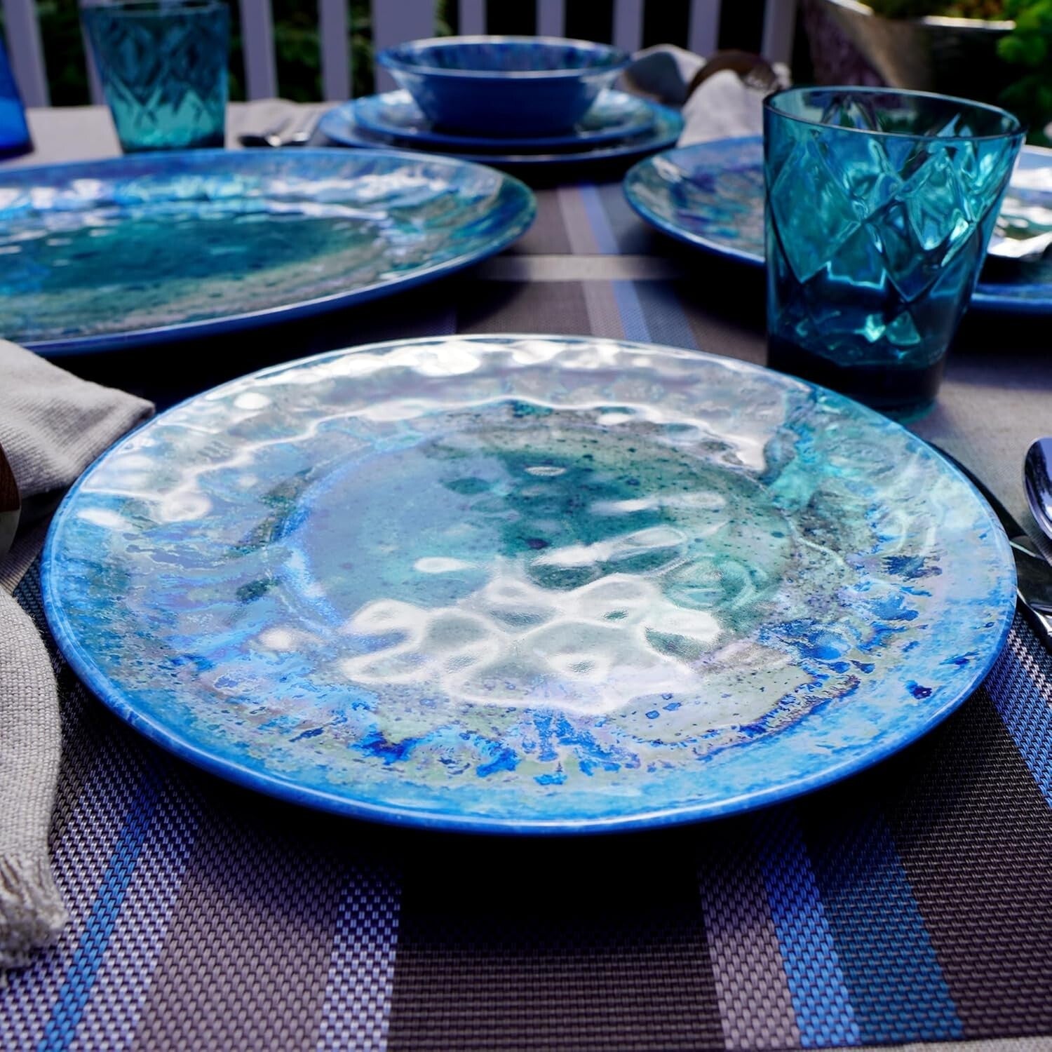 Elegant 11" Teal Melamine Dinner Plates - Shatterproof Set for Stylish Serving