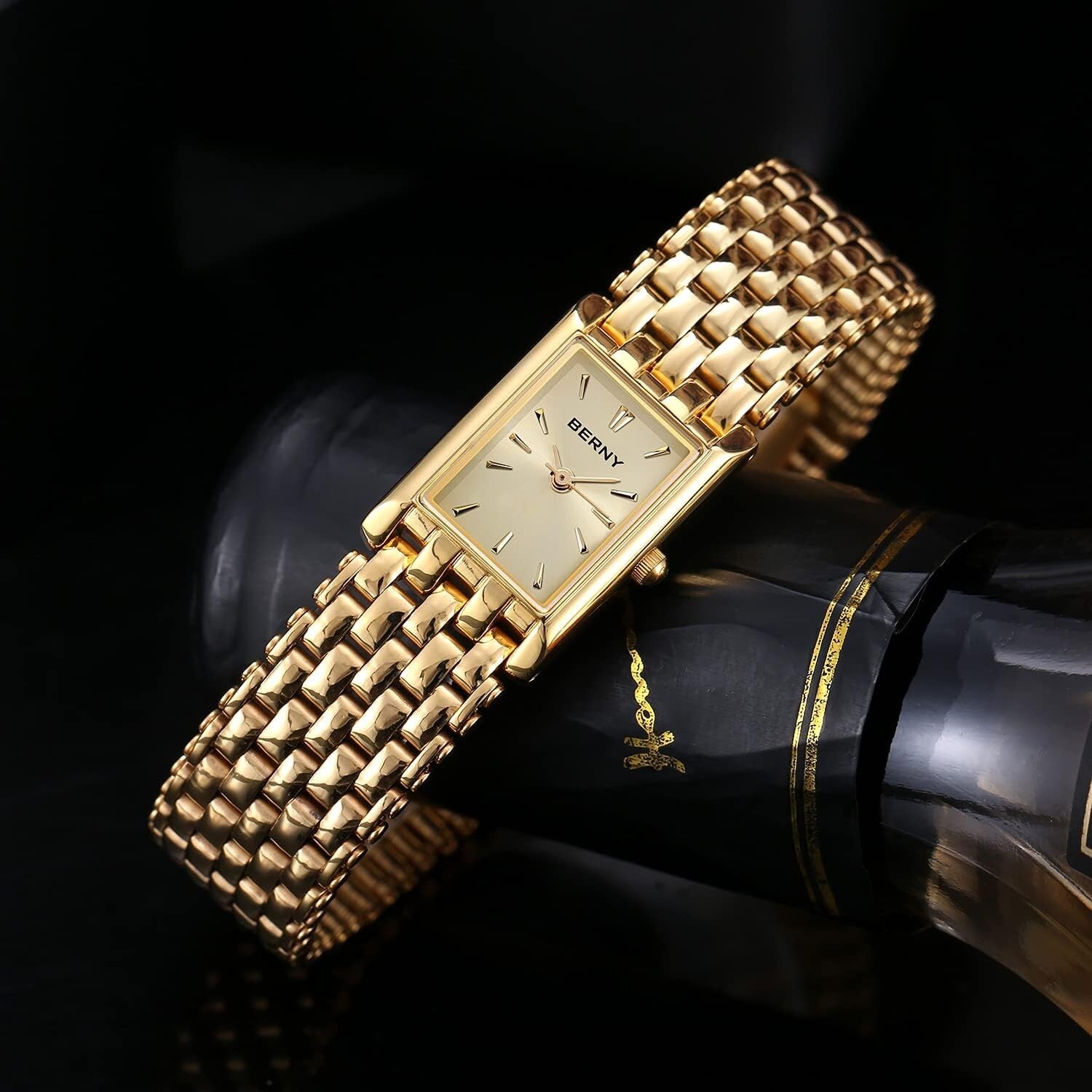 Elegant Adjustable Gold Plated Watch for Women with Quartz Movement and Tools