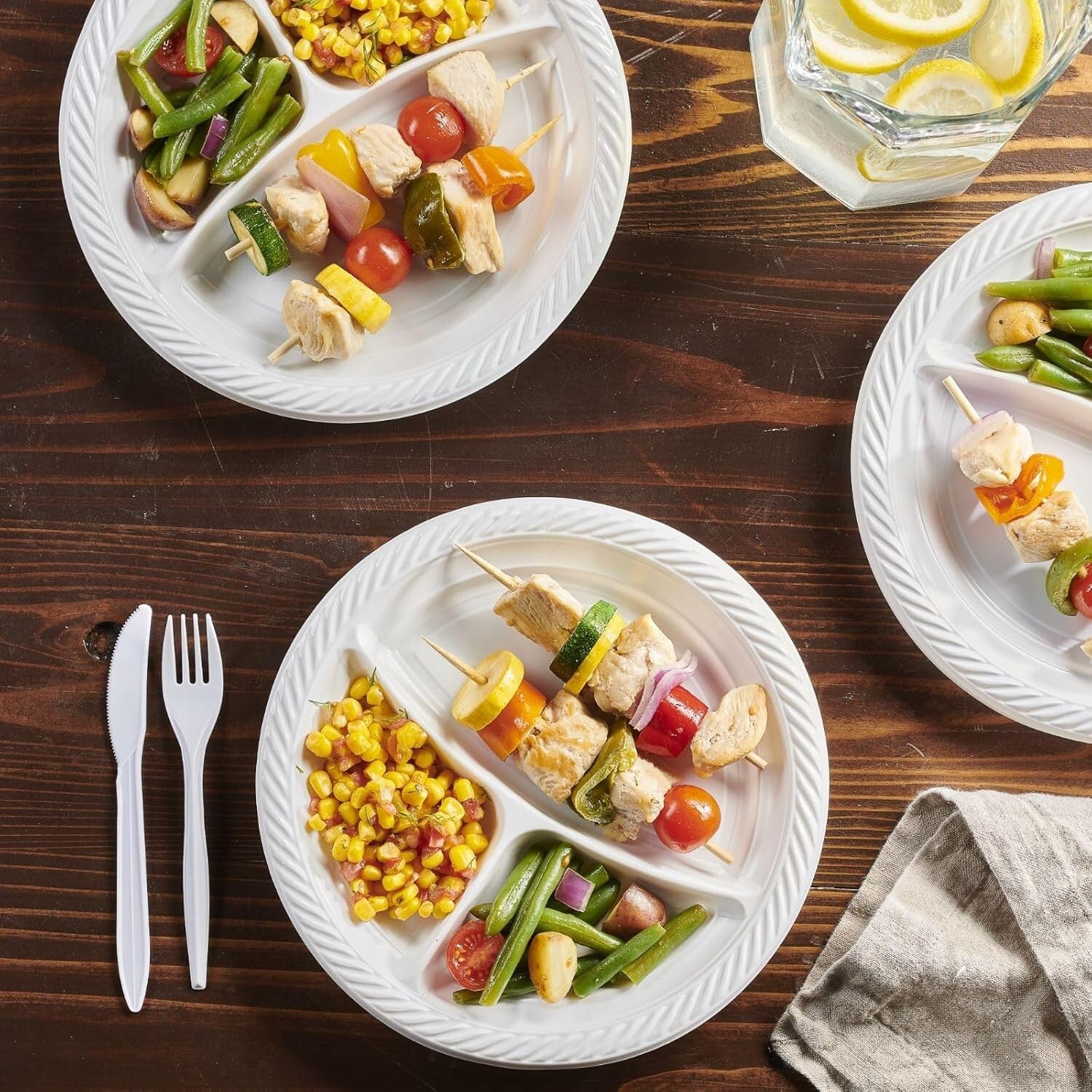 Lightweight 9'' Three-Section Plates - 400 Count Disposable for Catering
