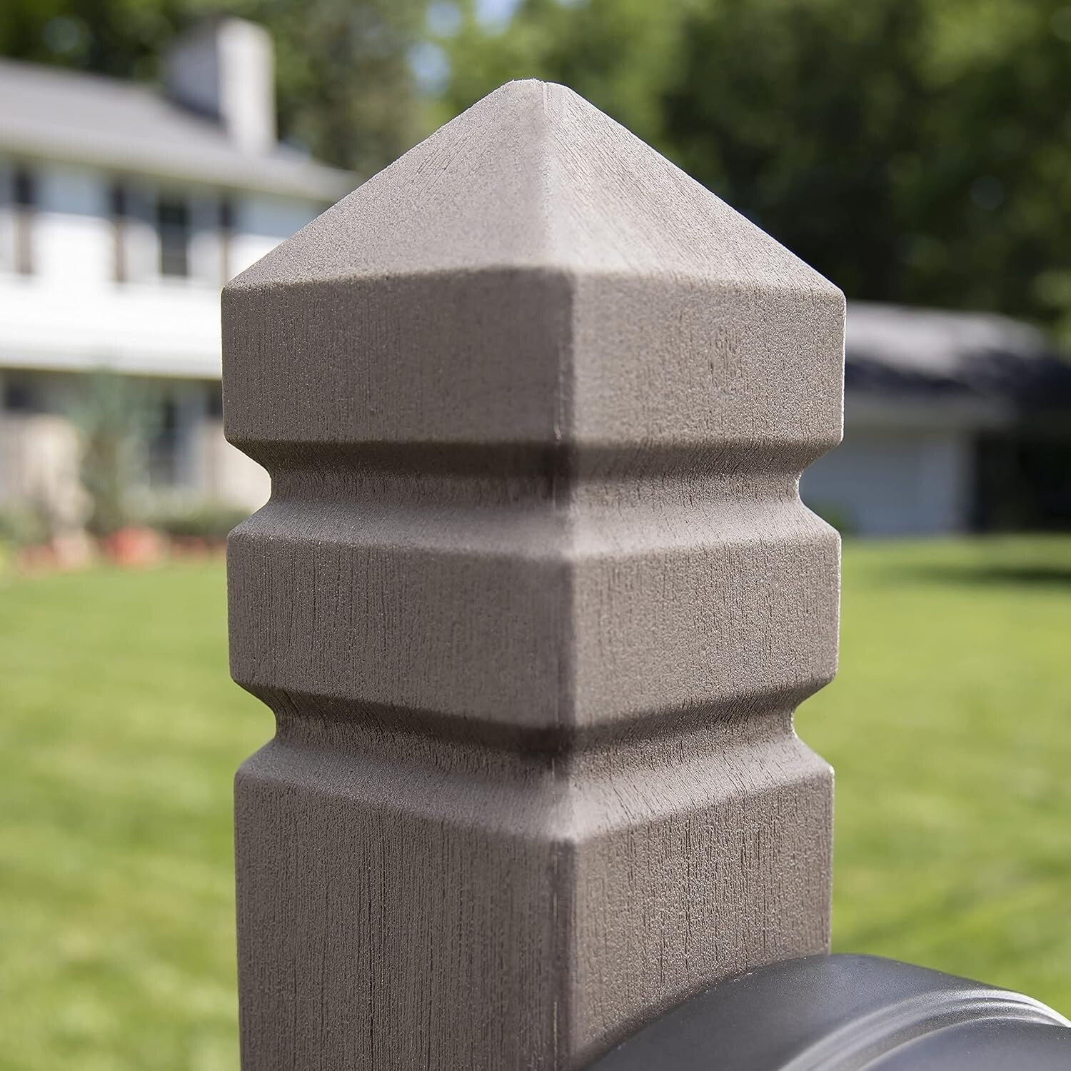 Lakewood Extra Large Mailbox: Weather-Resistant, Easy Install, Secure Closure