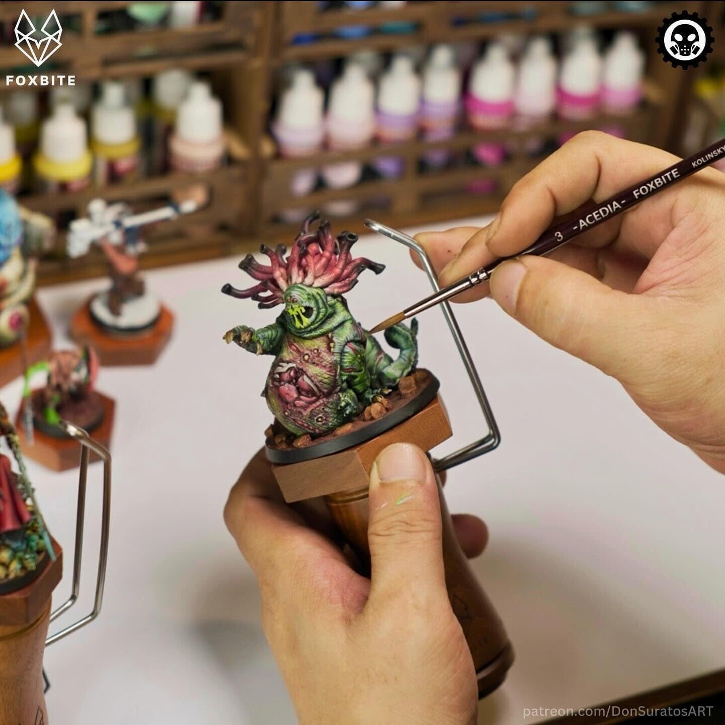 Black Walnut Miniature Paint Handle with Quick Locking Mechanism & Carry Bag