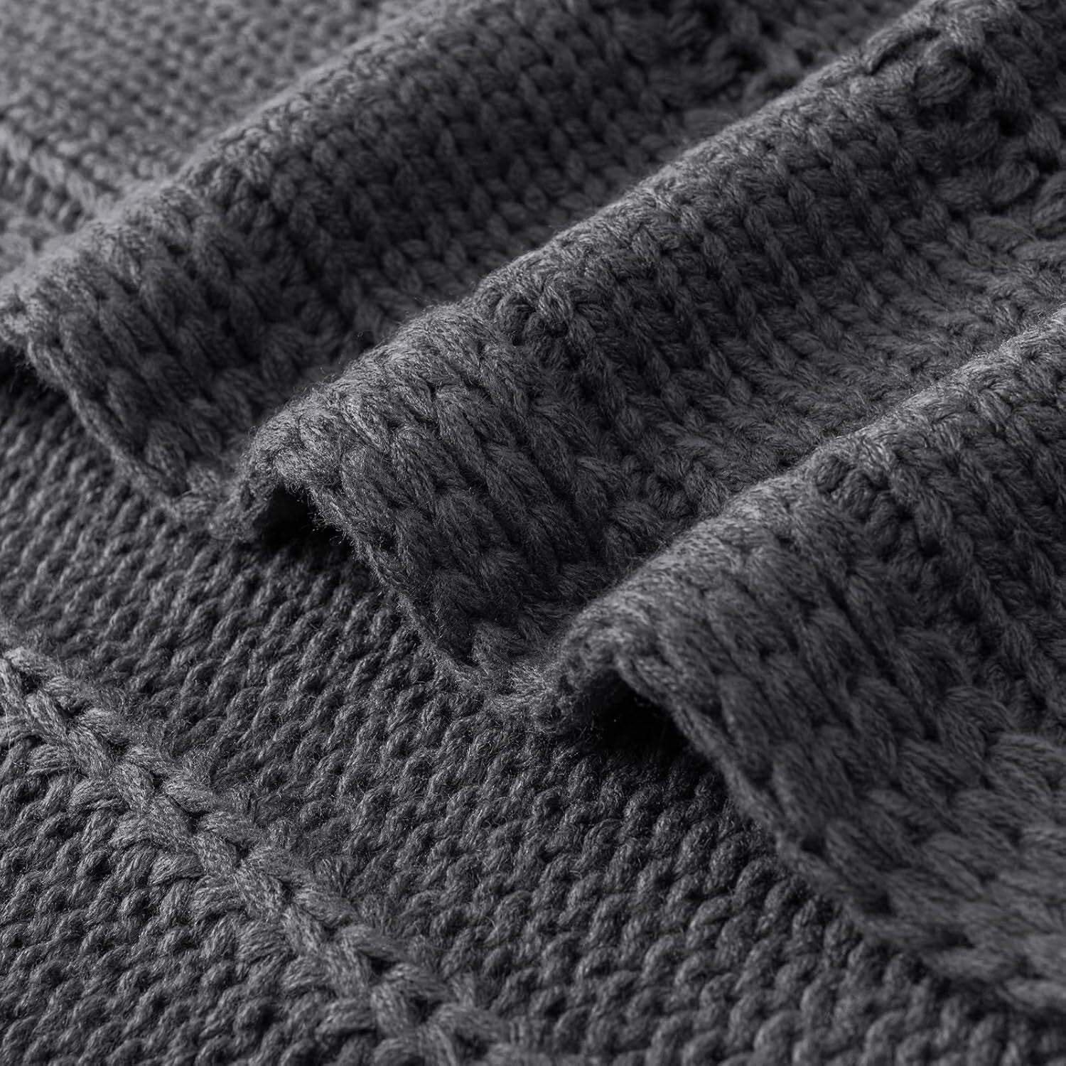 Luxurious Soft Chunky Knit Blanket in Dark Grey - Perfect for Relaxing Moments