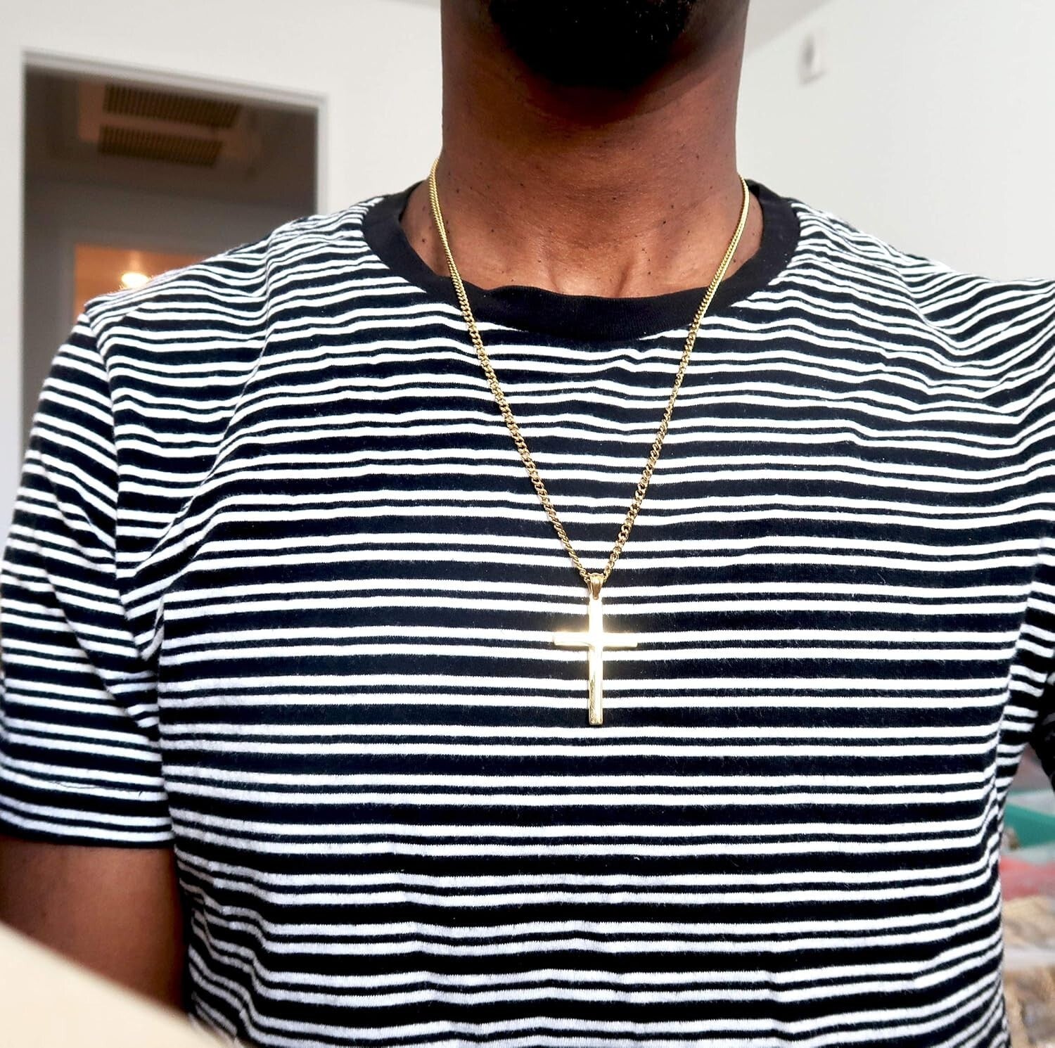 Lightweight 18K Gold Chain Necklace with Solid Clasp - Perfect for Men & Women