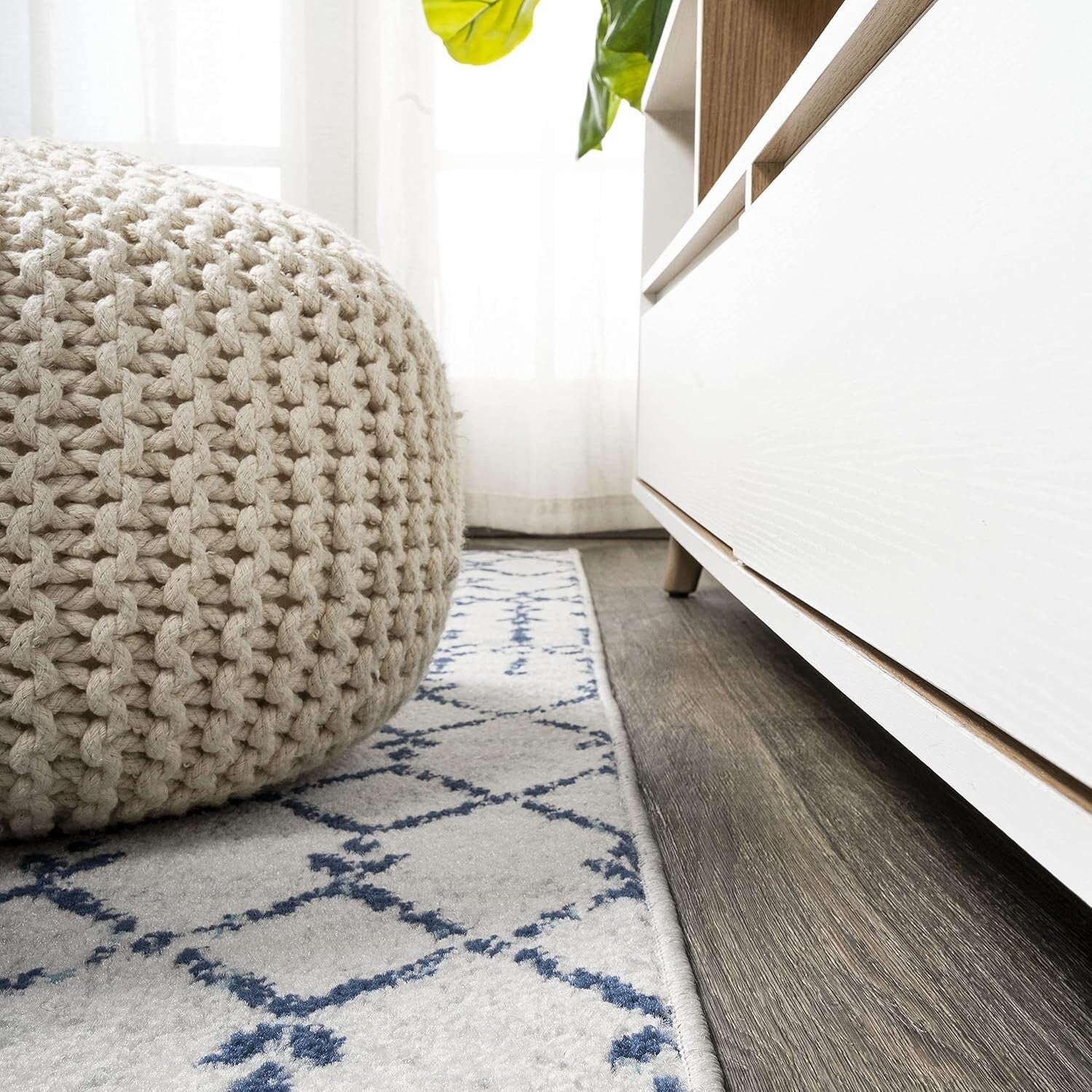 Stylish 7'8" x 10' Moroccan Diamond Rug - Durable, Non-Shedding & Easy to Clean