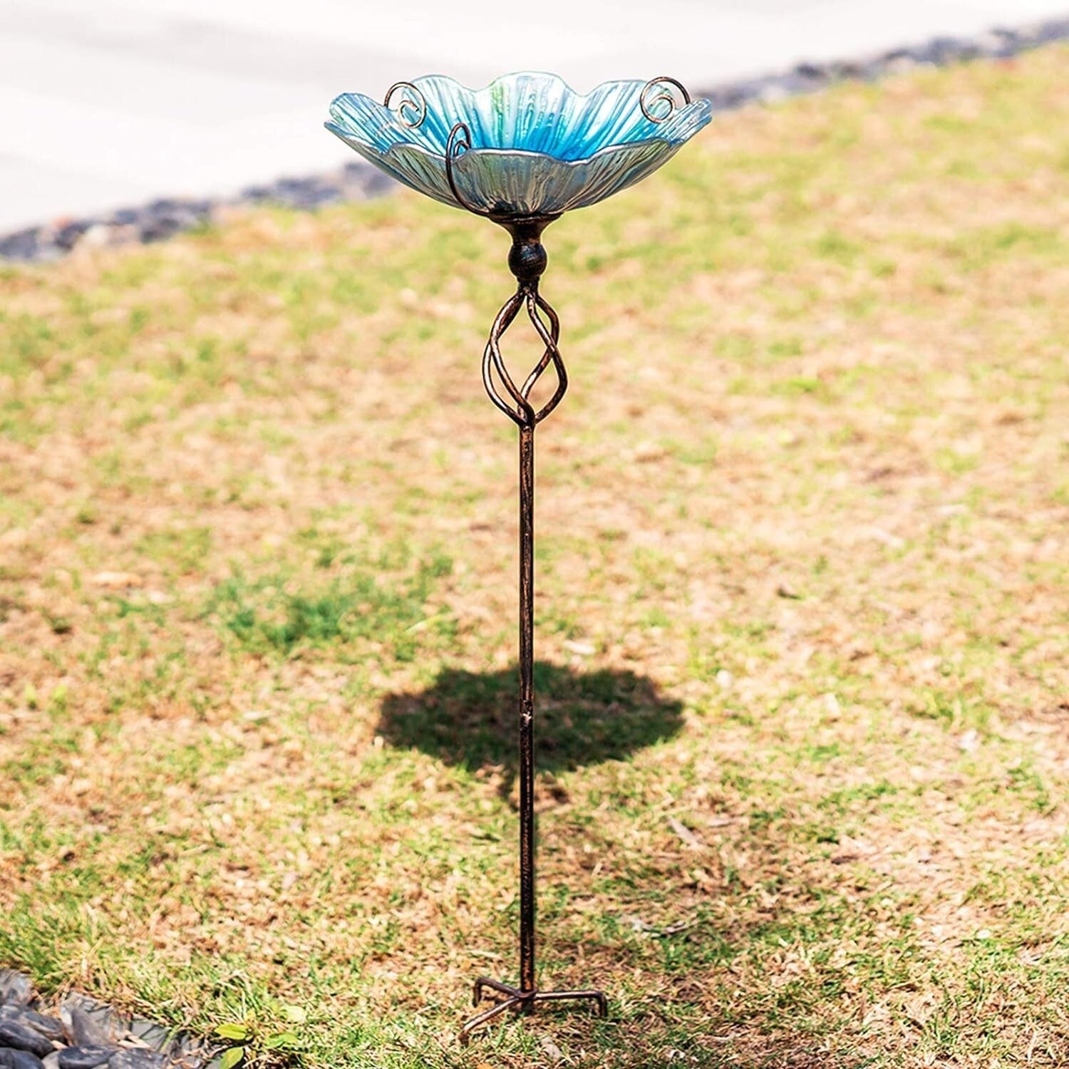 Attractive 31-Inch Birdbath with Stainless Metal Stake - Perfect for Gardens