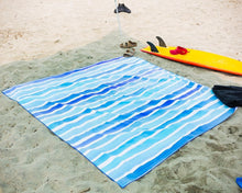 Load image into Gallery viewer, Compact and Lightweight Microfiber Beach Towel 72x72 – Ideal for Family Trips