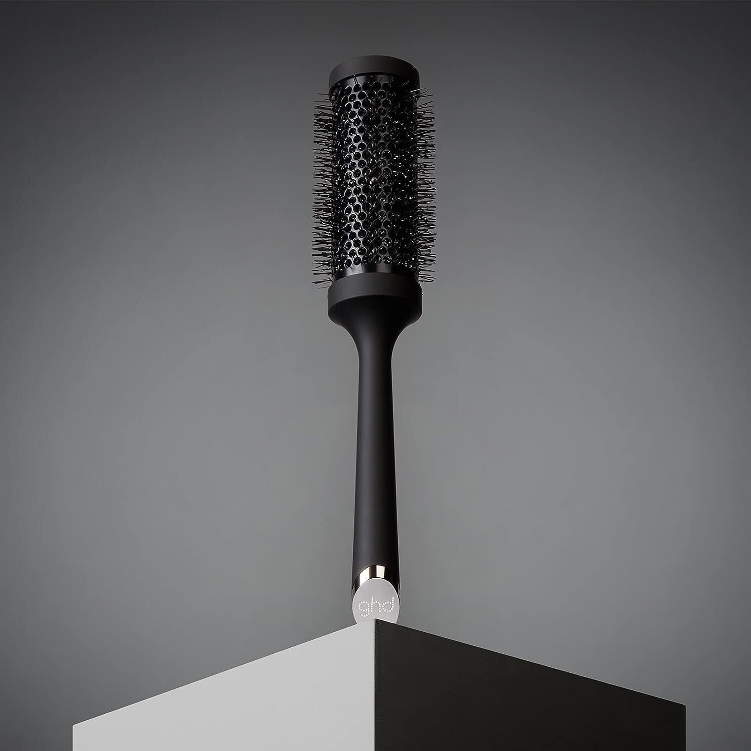 Salon-Quality Ceramic Vented Round Brush - Ideal for Efficient Hair Drying
