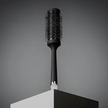 Load image into Gallery viewer, Salon-Quality Ceramic Vented Round Brush - Ideal for Efficient Hair Drying
