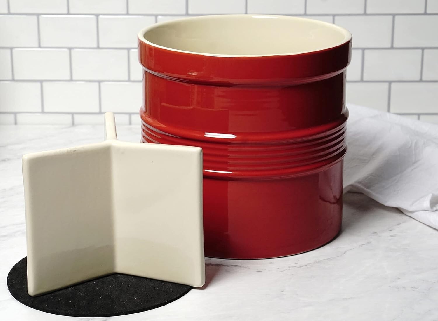 Durable Stoneware Kitchen Tool Holder with Red Lacquer Finish - 7.5" Diameter