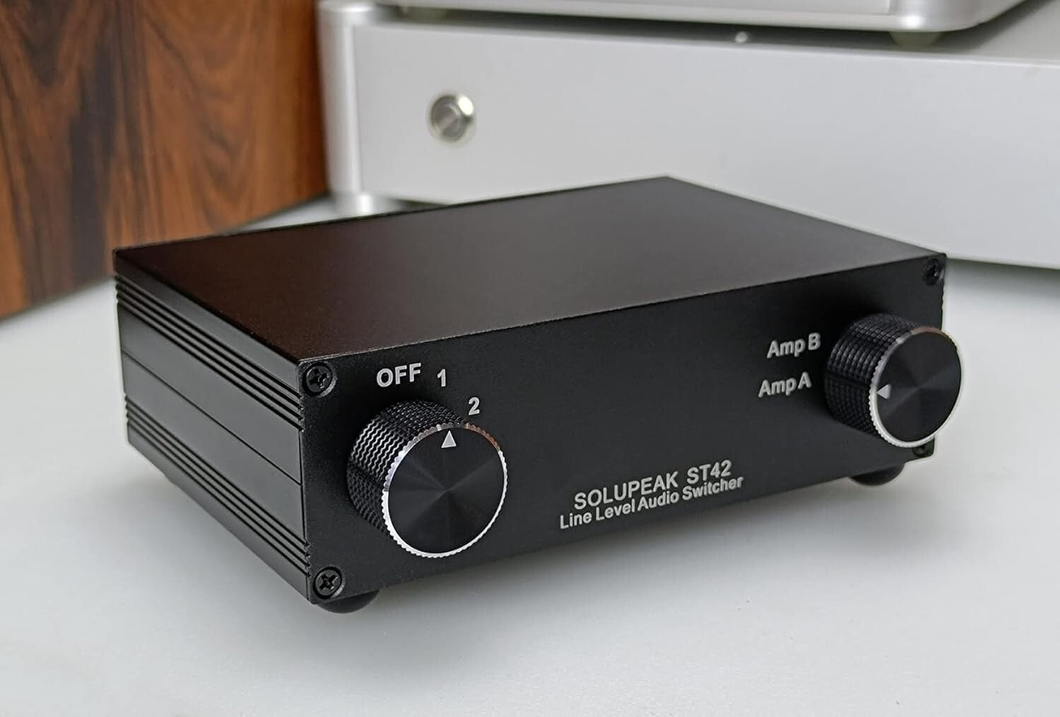 Aluminum 4-Way RCA Audio Switcher - Effortless Source Selection for Any Setup