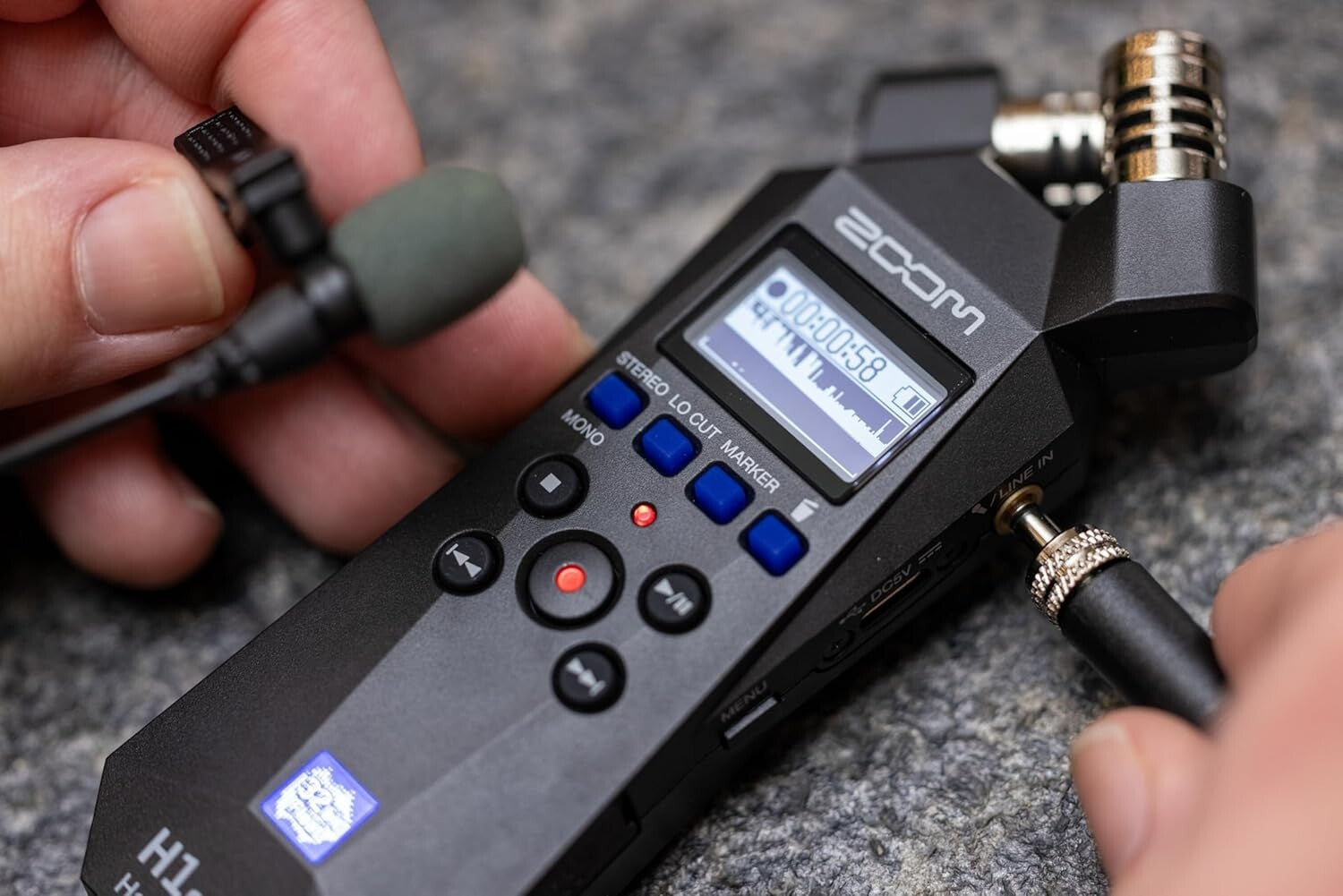 Versatile Stereo Handy Recorder with 32-Bit Float & Audio Guidance for All Users