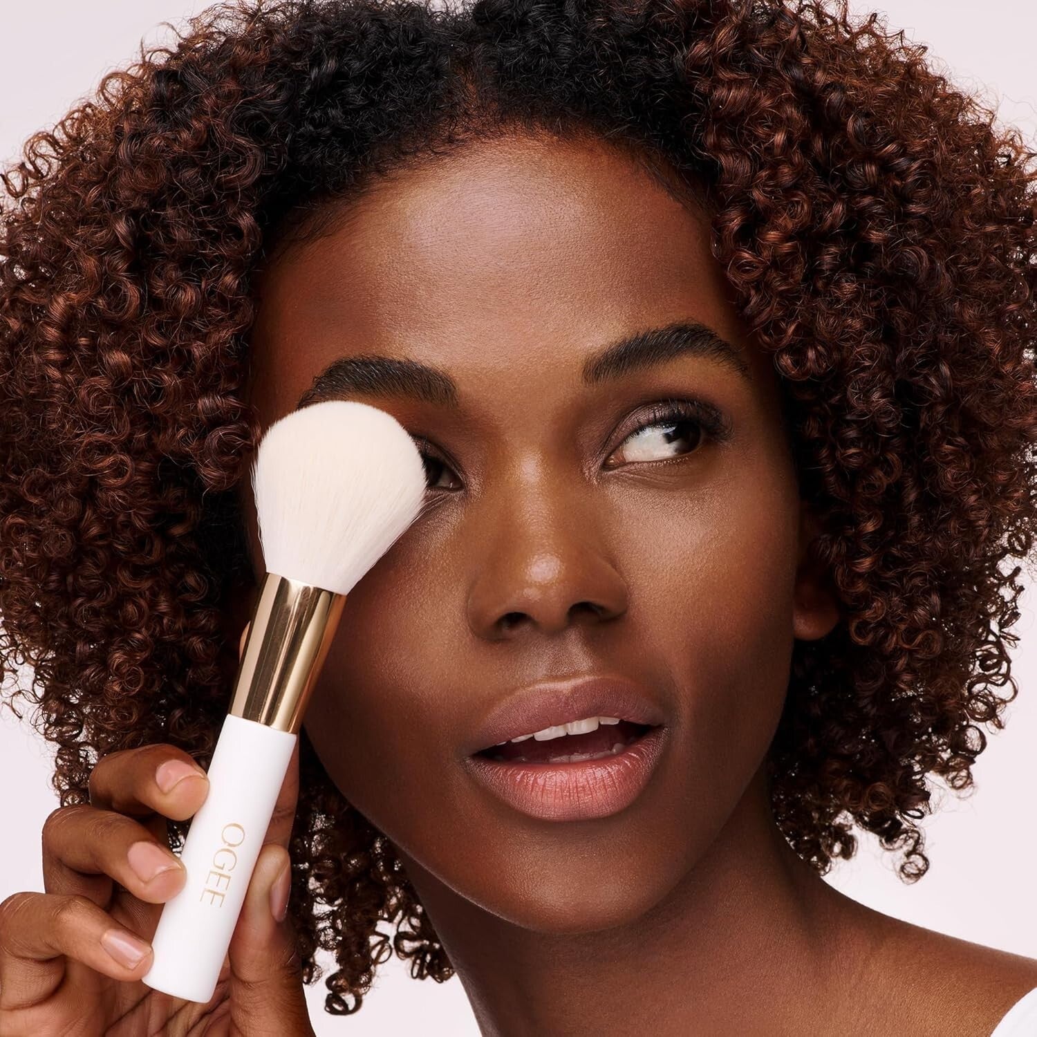 Customizable Coverage Powder Brush - Ultra-Soft Vegan Fibers for Perfect Makeup