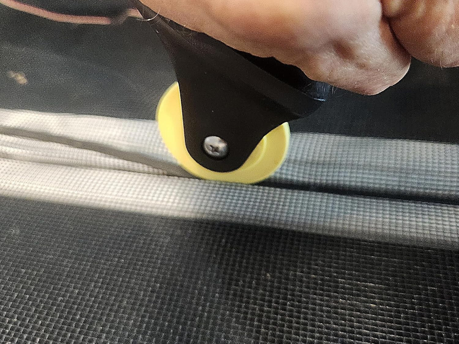 High-Quality Screen Roller Tool with Ergonomic Design - Ideal for DIY Projects