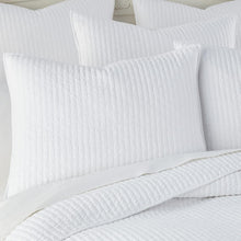 Load image into Gallery viewer, Luxurious 100% Cotton King Quilt Set with Geometric Pattern - Easy Care