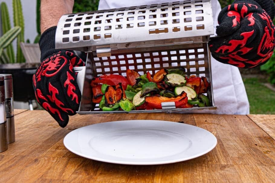 Effortless Grilling: Large Capacity Stainless Steel Basket with Snap-Lid Design