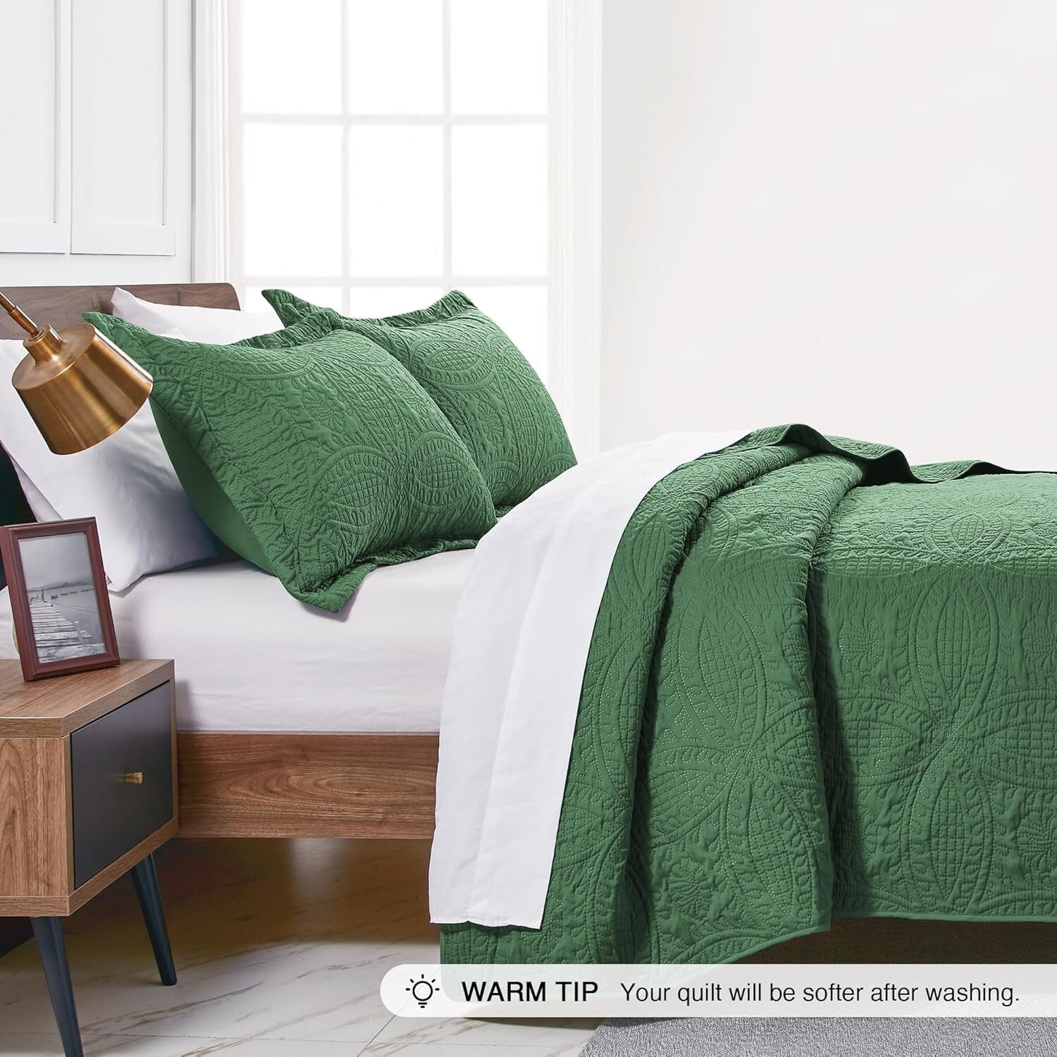 Chic King Size Bedspread in Olive Green - Modern Coin Design & Ultimate Comfort