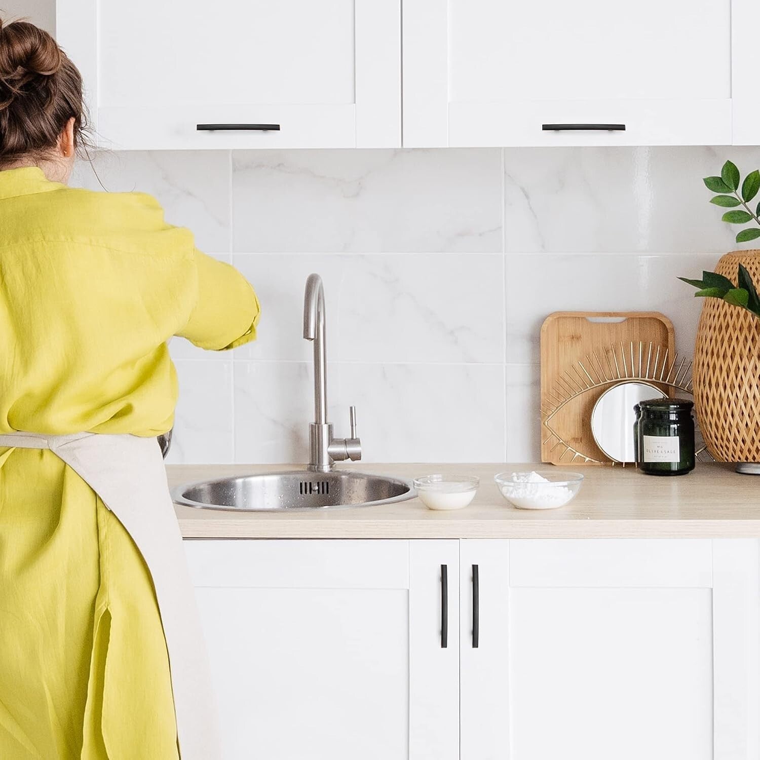 Sophisticated 25 Pack Curved Cabinet Handles - Perfect for Kitchen and Bathroom