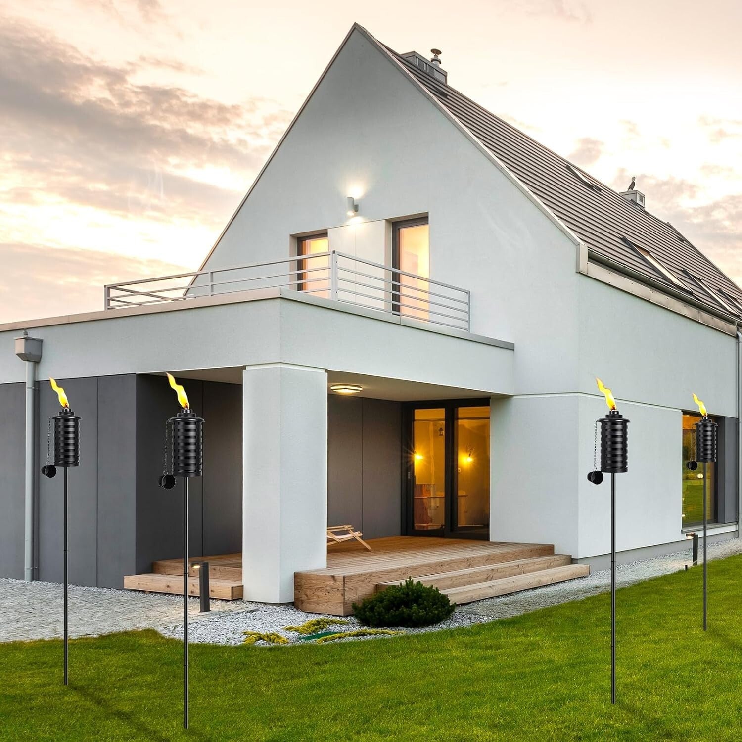 Elegant Black Metal Citronella Torches - Adjustable Height for Outdoor Ambiance