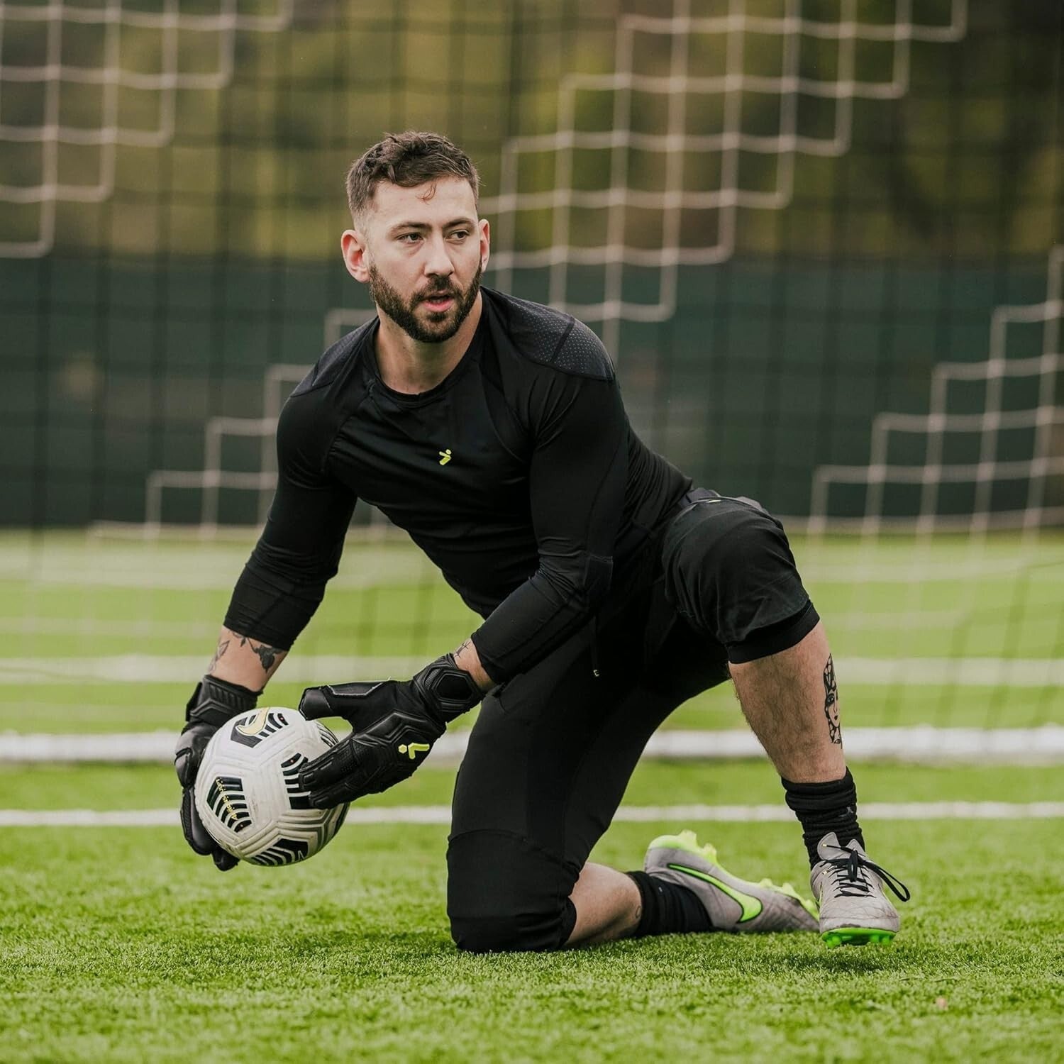 Flexible Professional Goalie Gloves with Superior Grip for Soccer Protection