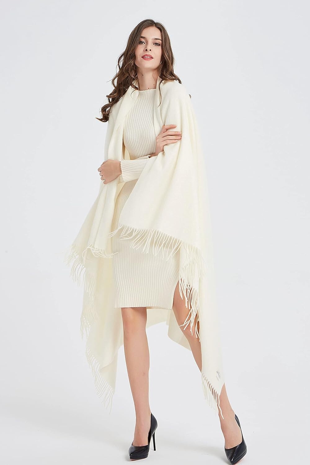 Elegant Lightweight Cashmere Blend Throw Blanket - Soft Ivory with Fringe Detail