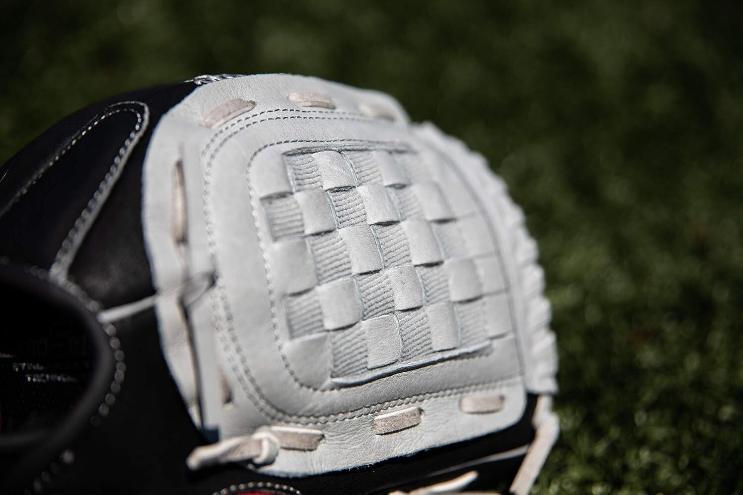 Lightweight 10.5" Sure Catch Baseball Glove for Youth – Right Hand Throw