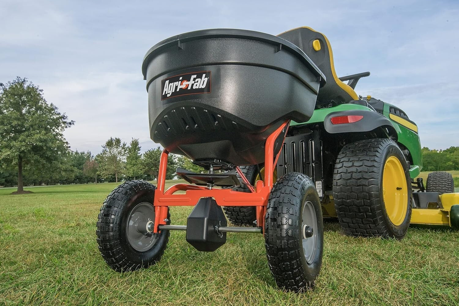 Easy-to-Use 130 lb Tow Spreader with Pneumatic Tires for Smooth Operation
